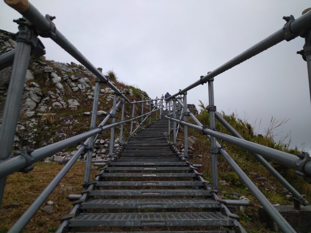 頂上への階段